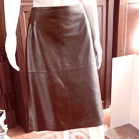 Soft and shiny dark brown real lamb leather skirt just at knee Eur size 42 US 10 - Picture 2 of 13